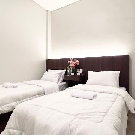 Sleep Studio Hotel City Center Surabaya Exterior photo